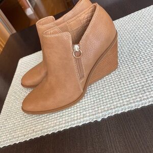 Wedge bootie